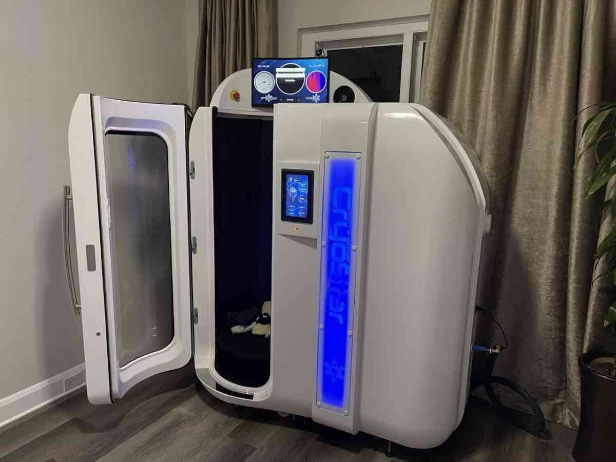 VACUACTIVUS Cryostar Antarctica Electric Open Head Cryotherapy Chamber – SIMPLE